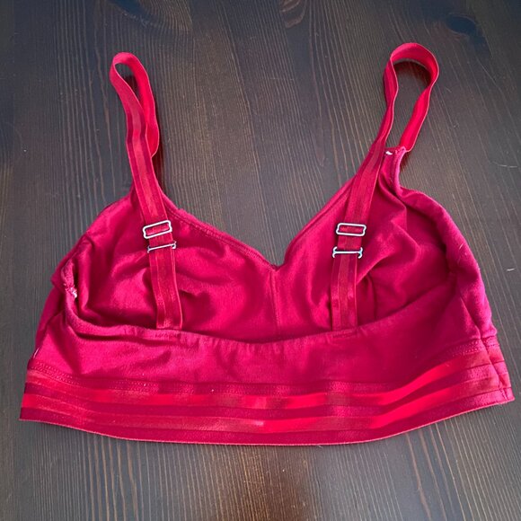 Red Bra - Picture 2 of 3